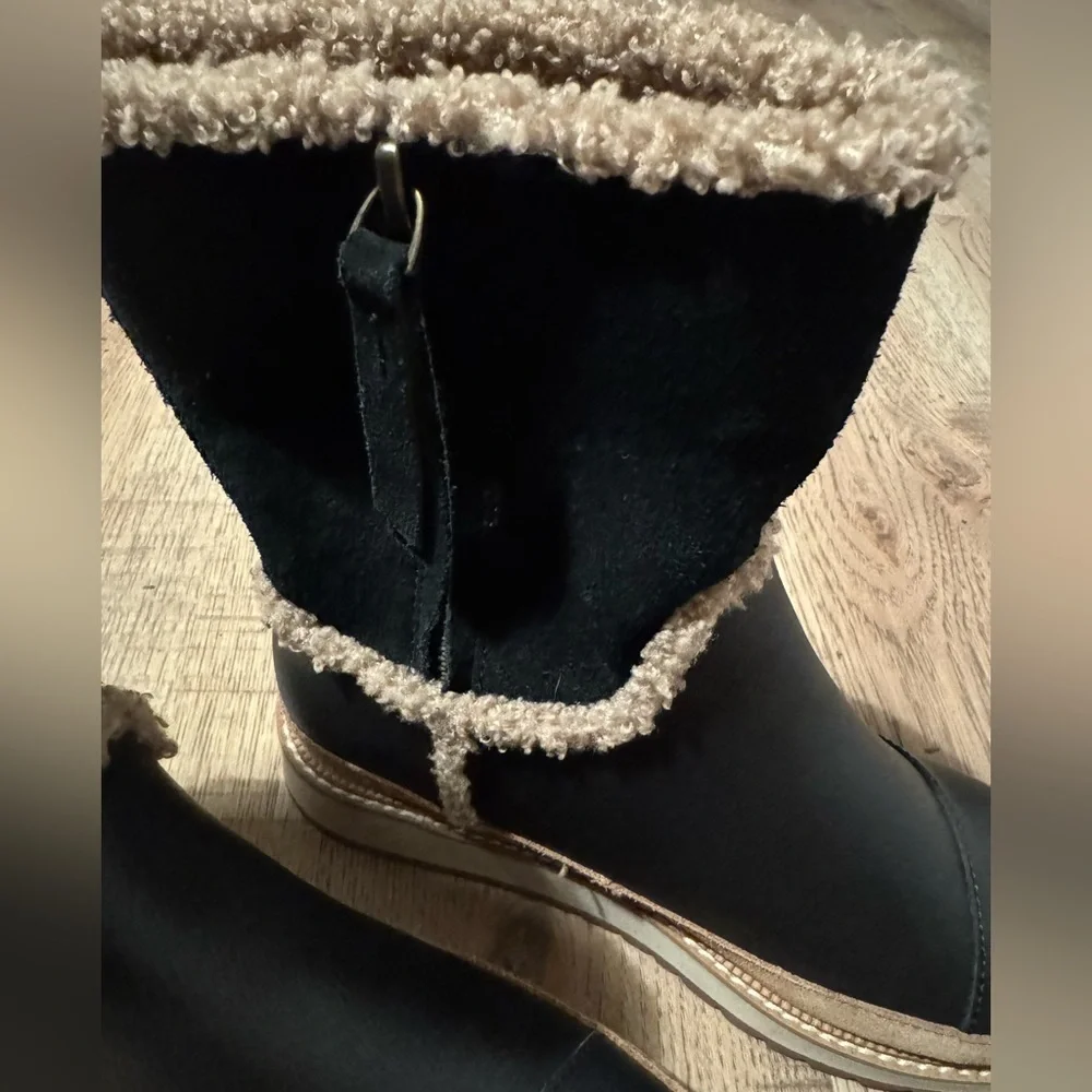 TOMS Makenna Shearling Lined Black Leather Winter Boots Women’s Size 5